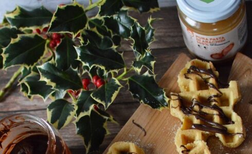 Waffles alle arachidi con crema di mandorle e cacao