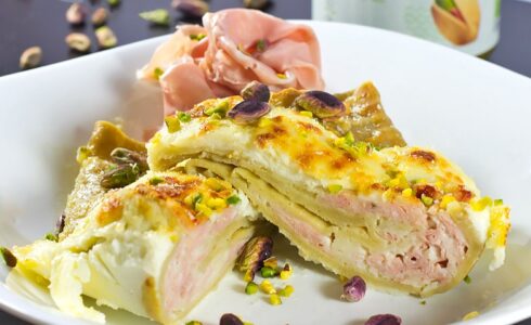 Crespelle Salate con Pura Pasta di Pistacchi Deanocciola ripiene al Forno