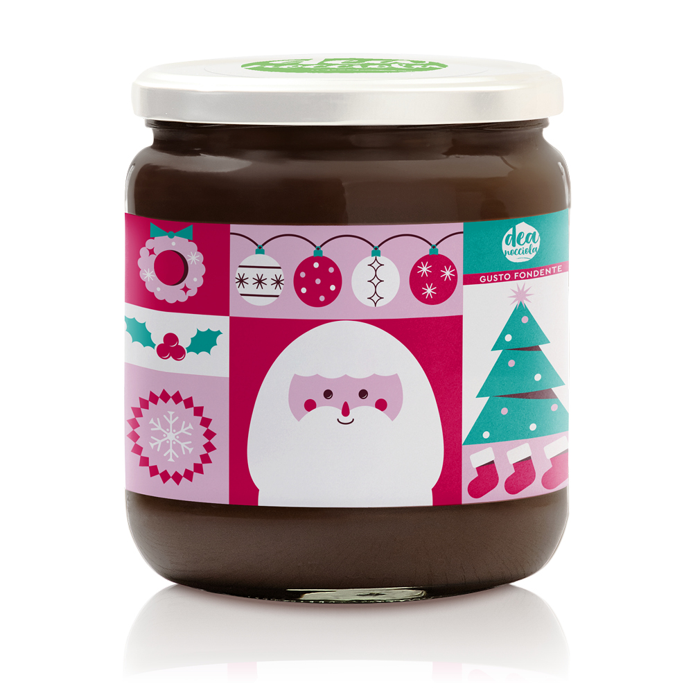 vasetto di crema fondente vegan con etichetta natalizia con vari riquadri verde natale, rosa, bordeaux e bianco che riprendono elementi tipici del natale e al centro babbo natale che sorride