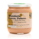 Crema solo tre ingredienti con 59% mandorla, cocco e dattero con mandorla crunchy