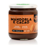 Crema spalmabile vegan con mandorla e cacao