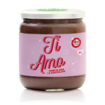 vasetto di crema al latte con etichetta rosa Dillo con Dolcezza, con dicitura "Ti Amo"