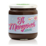 vasetto di crema fondente con etichetta celeste Dillo con Dolcezza, con dicitura "Ti Mangerei"