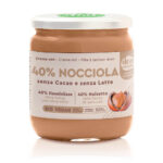 vasetto di crema con nocciole 40% senza cacao (crema chiara)