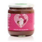 Crema spalmabile al latte edizione speciale San Valentino con disegno di cupido