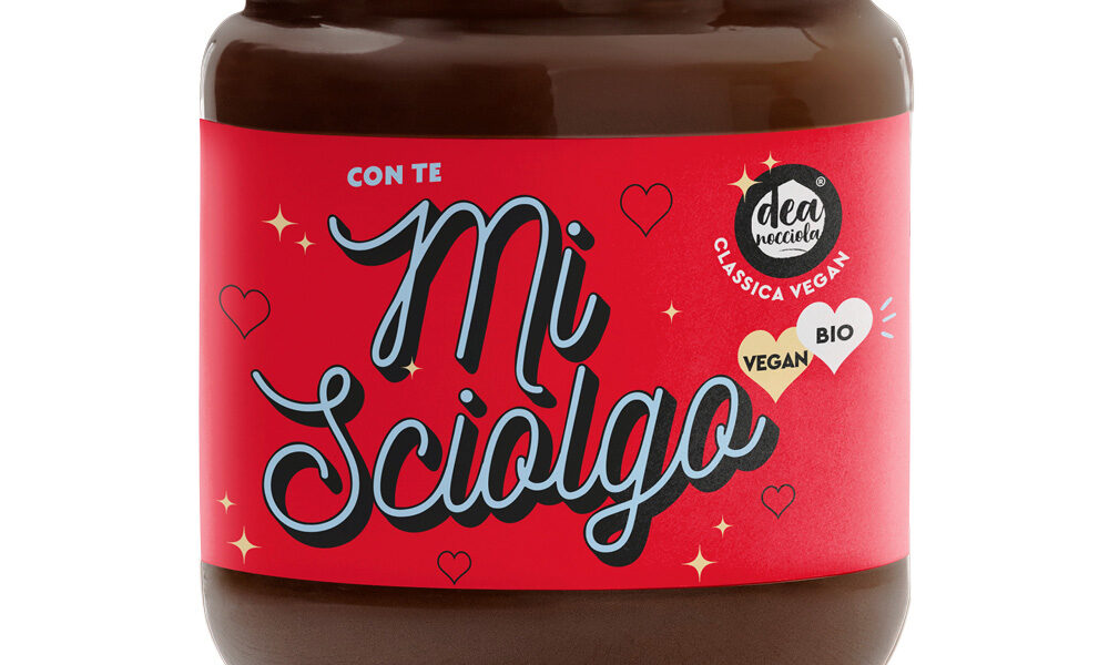 vasetto di san valentino con al centro la scritta con te mi sciolgo
