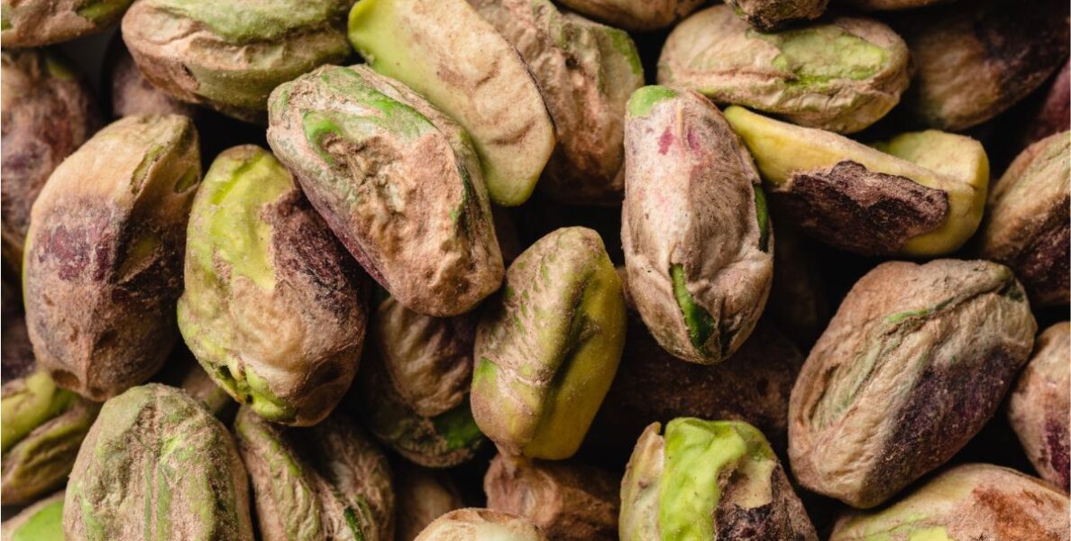pistacchi pelati per realizzare una crema di pistacchio